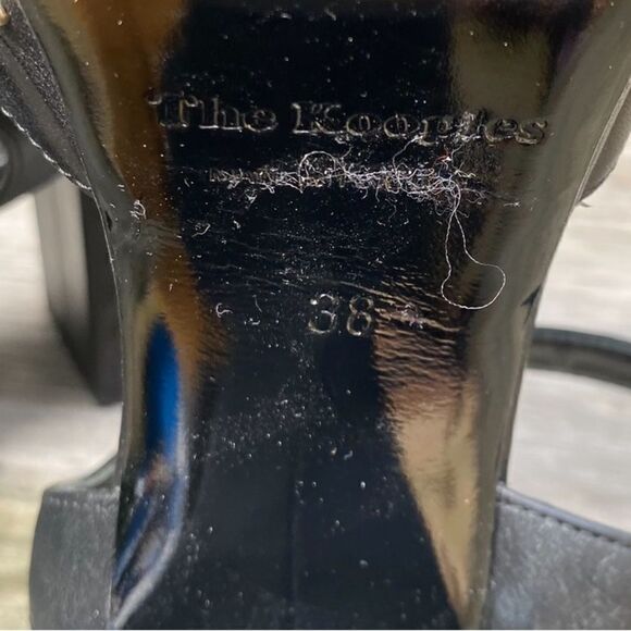 THE KOOPLES Stud Details Leather Sandals size EU 38 - Picture 16 of 16